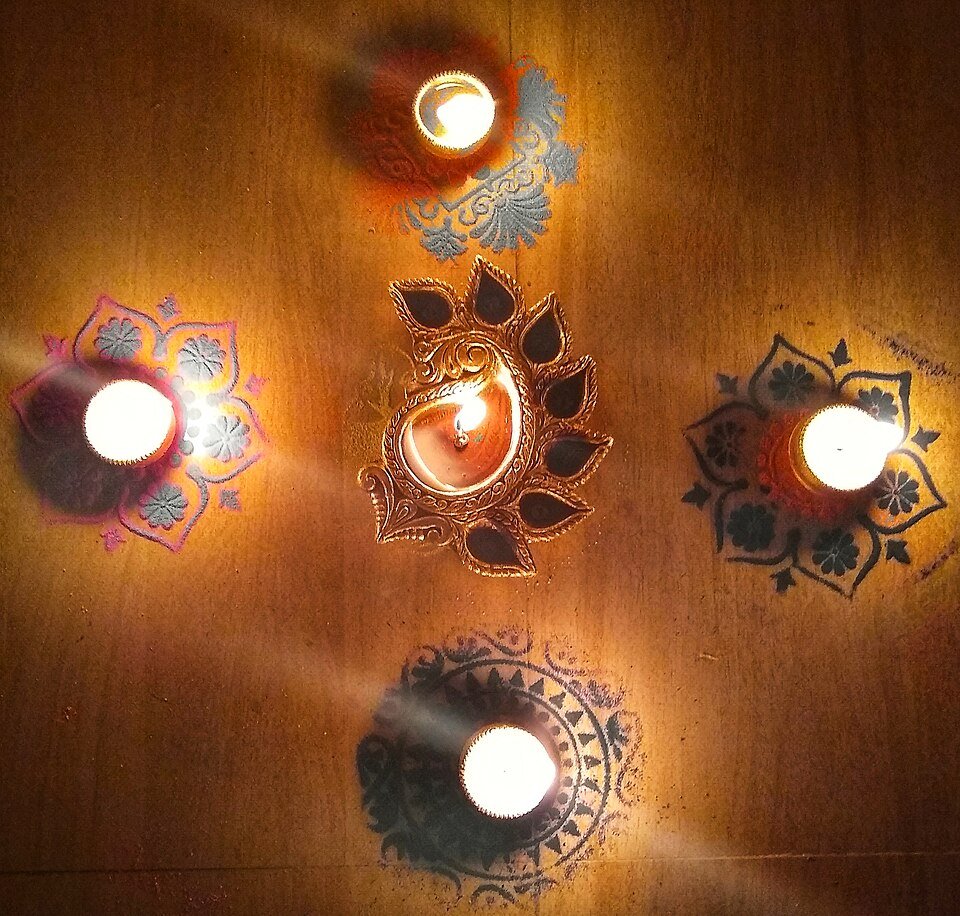 Diwali Diya & Rangoli Gift Hamper